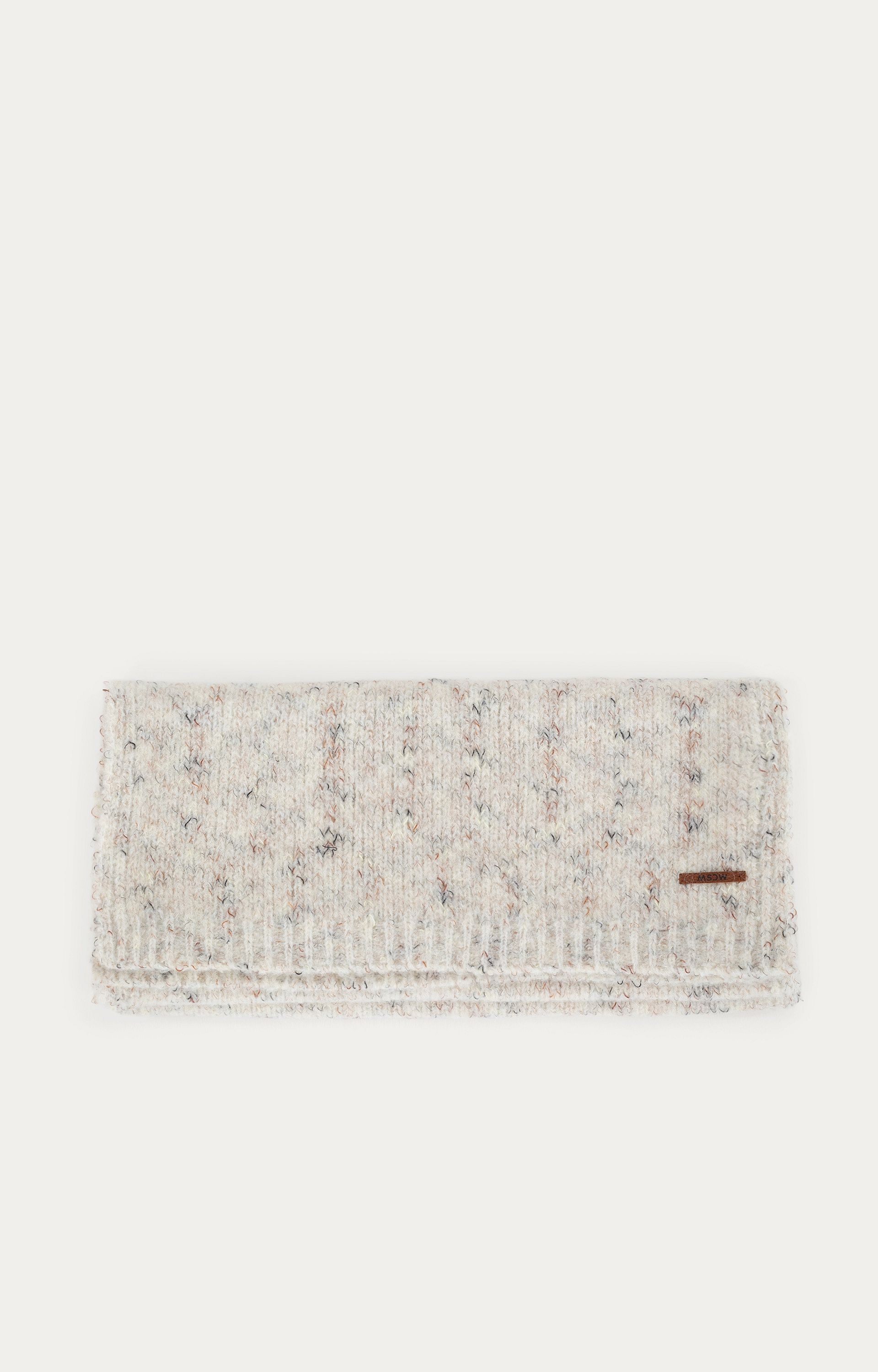 Knitted scarf