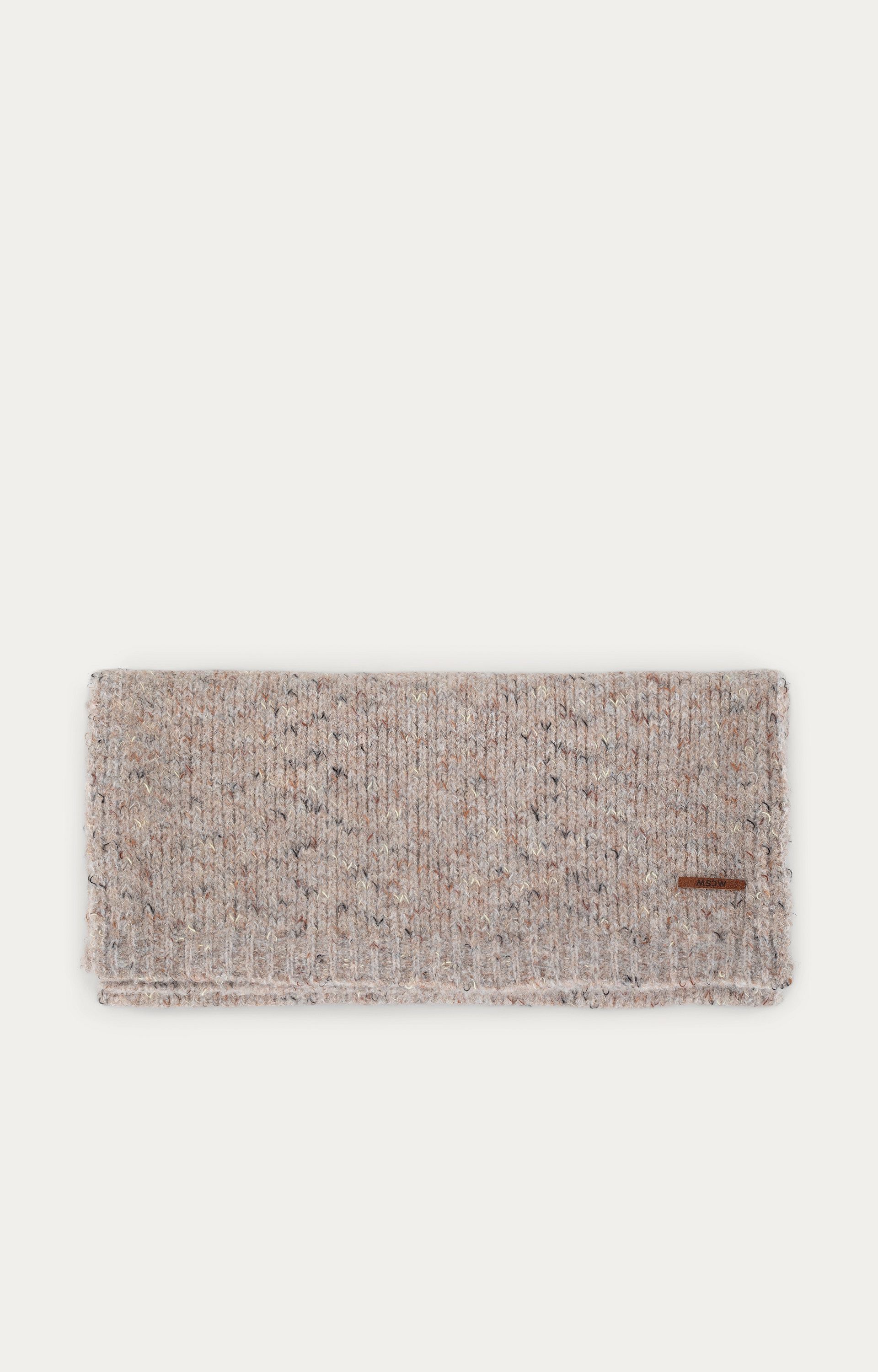 Knitted scarf